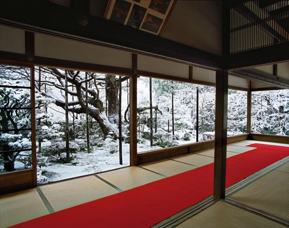 Jacqueline Hassink<br /> <em>Hōsen-in 1, winter,&nbsp;Northeast Kyoto,&nbsp;14 February 2011 (14:00–16:30)</em><br /> Chromogenic prints<br />41 x 51", 50 x 63", and&nbsp;63 x 79"&nbsp; &nbsp;Shared edition of 7<br />
